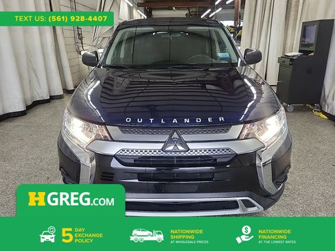 Used 2020 Mitsubishi Outlander ES image 1
