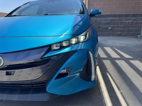 Used 2020 Toyota Prius Prime XLE image 11