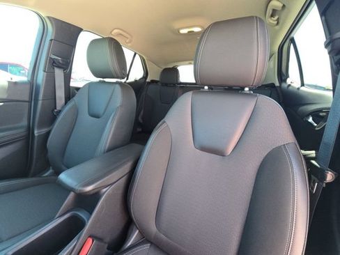 Used 2023 Buick Encore GX Select w/ Sport Touring Package FWD image 22