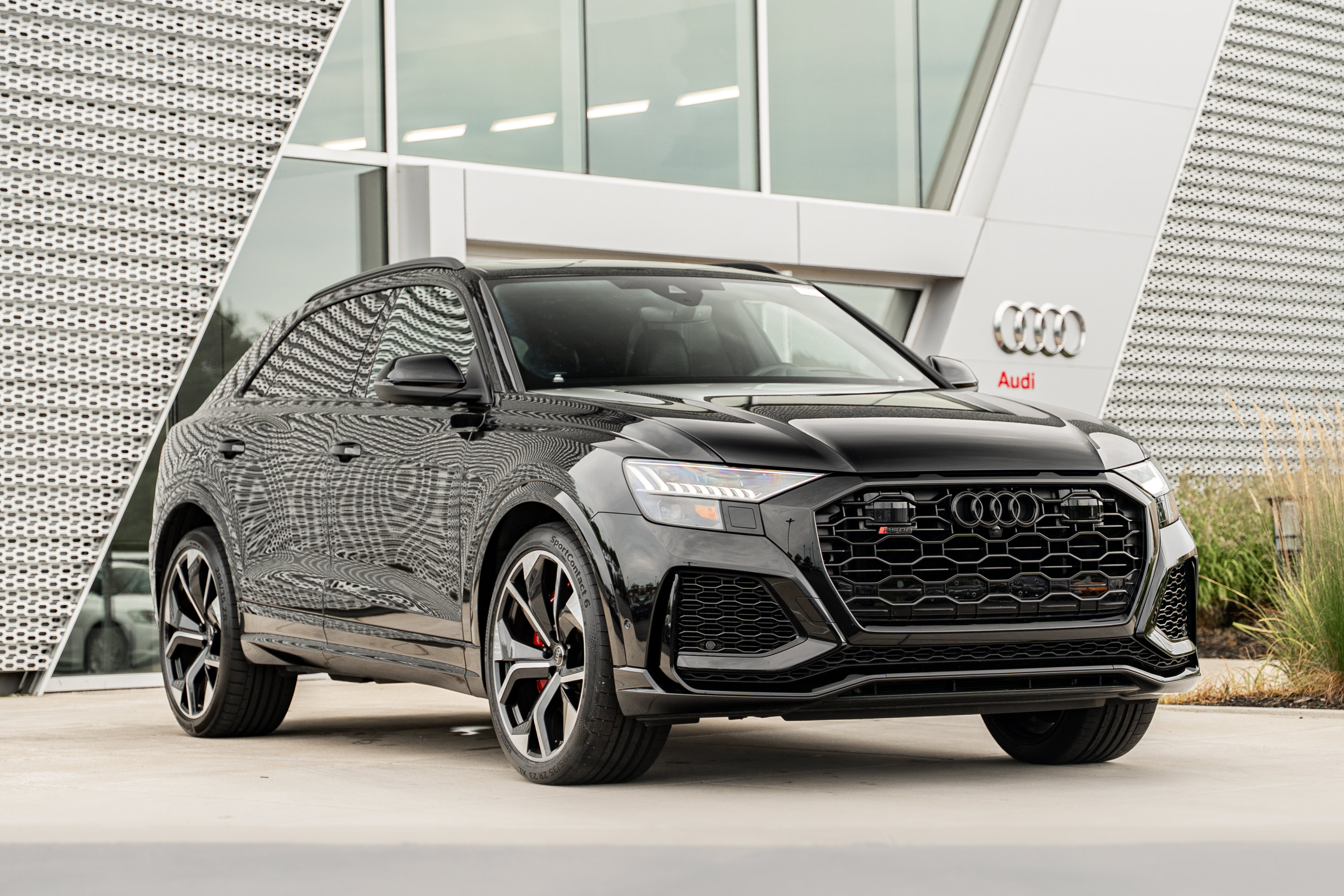 Certified 2024 Audi RS Q8 w/ Black Optic Package AWD/4WD image 1