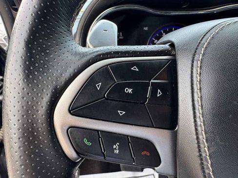Used 2017 Jeep Grand Cherokee SRT AWD/4WD image 15