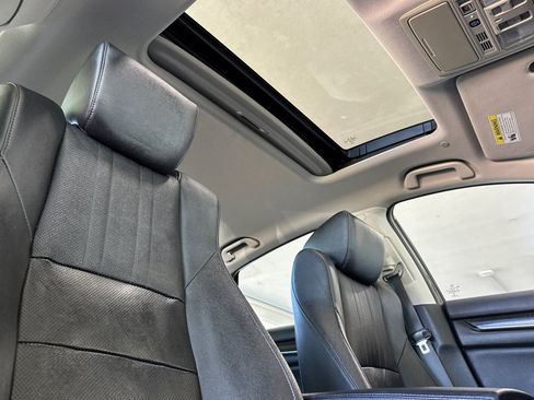 Used 2019 Honda Accord Touring image 23