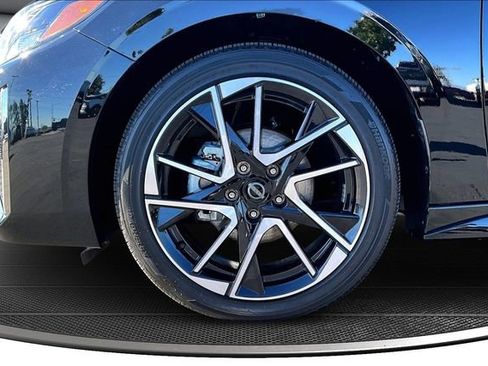 Certified 2025 Nissan Sentra SR w/ SR Premium Package image 33