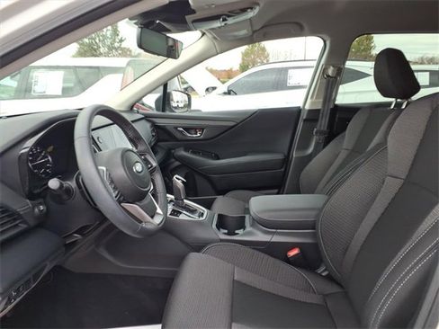 Used 2025 Subaru Outback Premium w/ Popular Package #1A image 5