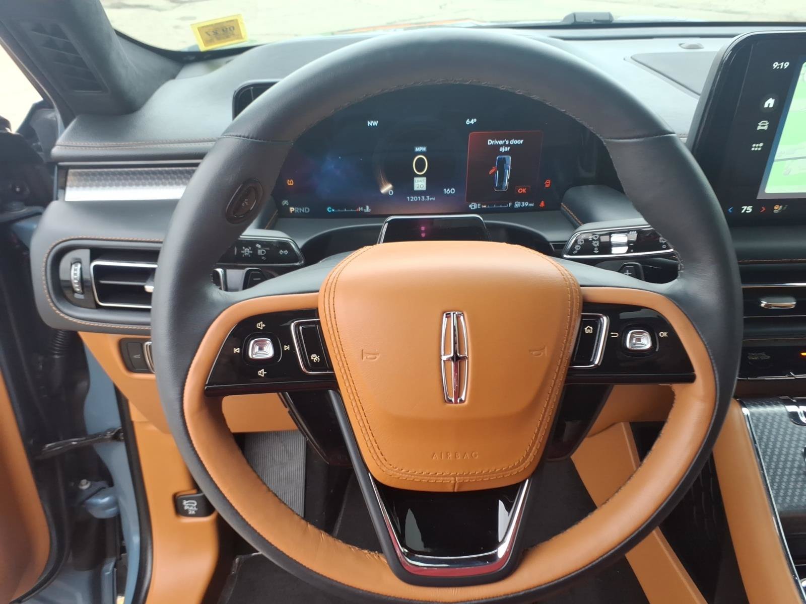 Used 2025 Lincoln Aviator Black Label AWD/4WD image 11