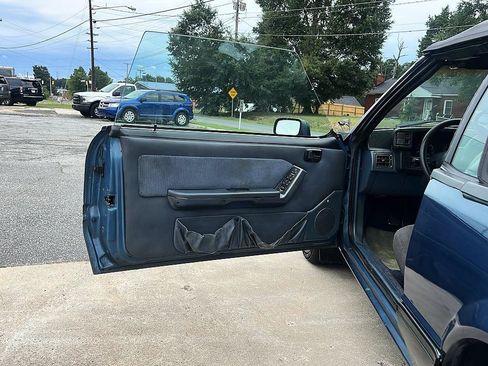 Used 1989 Ford Mustang LX RWD image 25