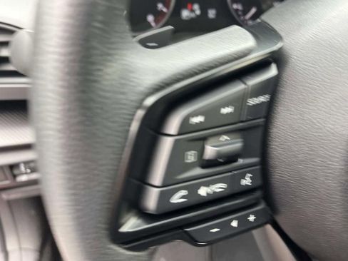 Used 2025 Subaru Crosstrek 2.0i Premium w/ Crosstrek Mirror Package AWD/4WD image 23