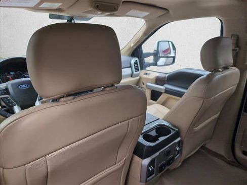 Used 2019 Ford F250 Lariat w/ Lariat Value Package AWD/4WD image 17