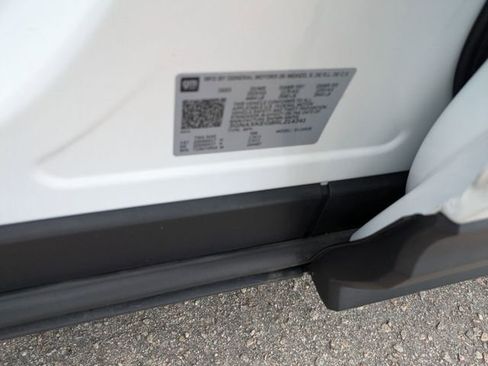 Used 2024 Chevrolet Equinox LT image 35