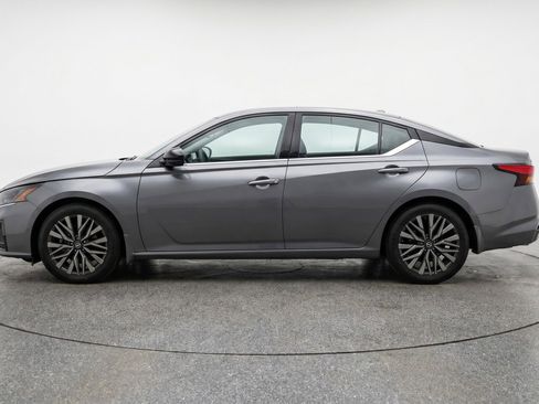 Used 2025 Nissan Altima 2.5 SV FWD image 5