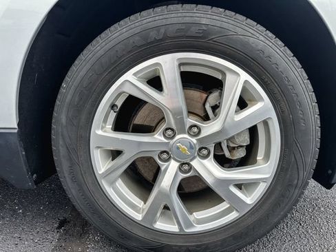 Used 2018 Chevrolet Equinox LT FWD image 11