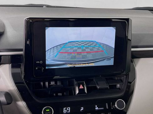 Used 2025 Toyota Corolla LE FWD image 13