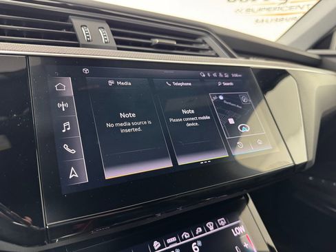 Used 2022 Audi e-tron S Prestige w/ Prestige Package AWD/4WD image 19