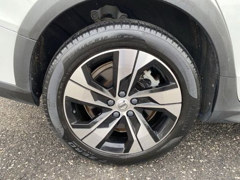 Used 2021 Volvo V60 T5 Cross Country w/ Climate Package image 10