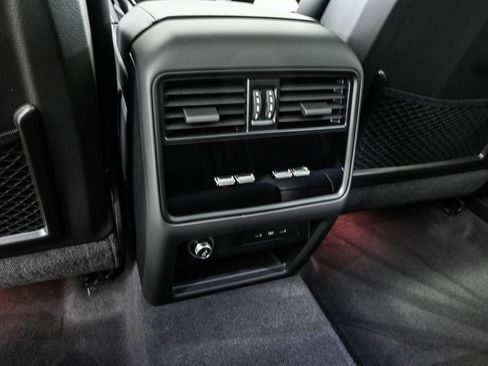 Certified 2025 Porsche Cayenne Coupe image 21