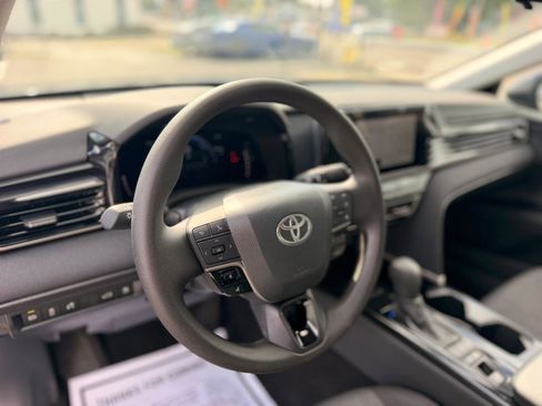 Used 2026 Toyota Camry LE FWD image 11