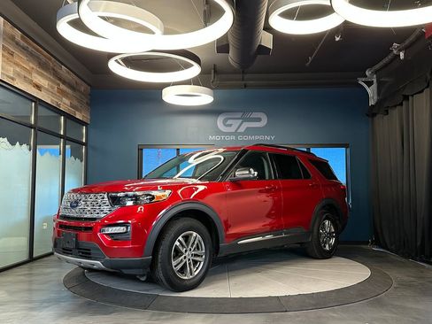 Used 2021 Ford Explorer XLT w/ Equipment Group 202A AWD/4WD image 7