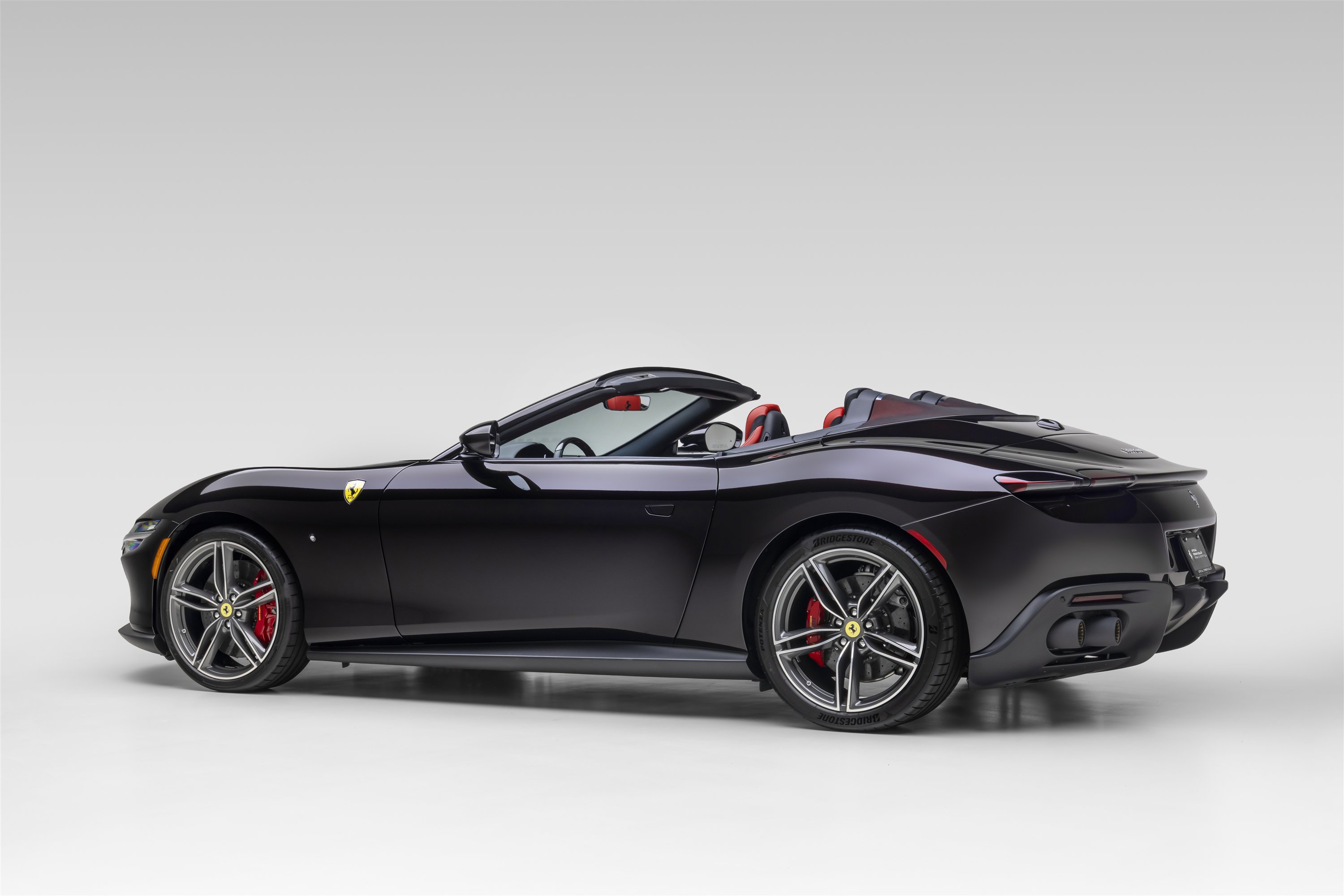 Certified 2026 Ferrari Roma Spider RWD image 7