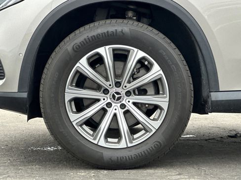 Used 2024 Mercedes-Benz GLC 300 w/ Winter Package image 26