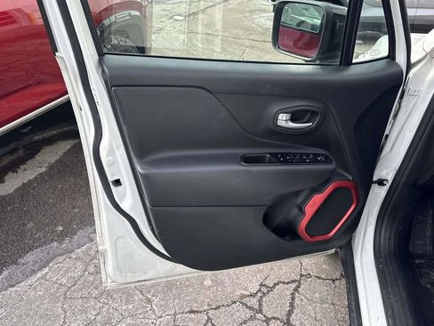 Used 2023 Jeep Renegade Trailhawk image 14