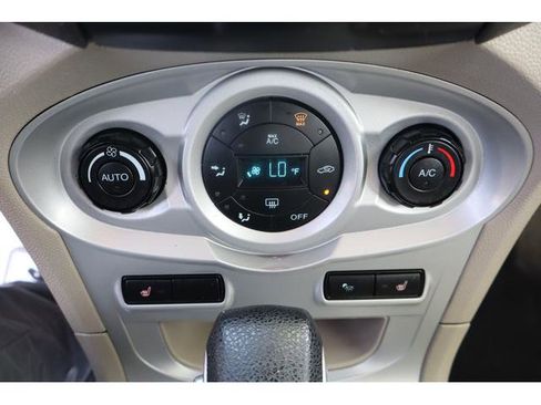 Used 2016 Ford Fiesta SE w/ Cold Weather Package FWD image 12