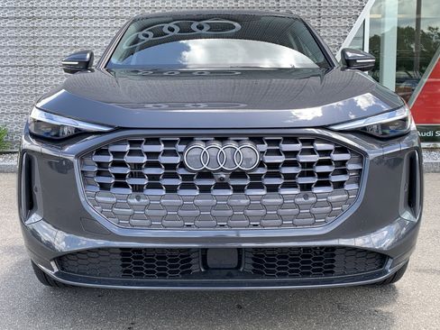 Used 2025 Audi Q5 Premium w/ Convenience Package AWD/4WD image 6