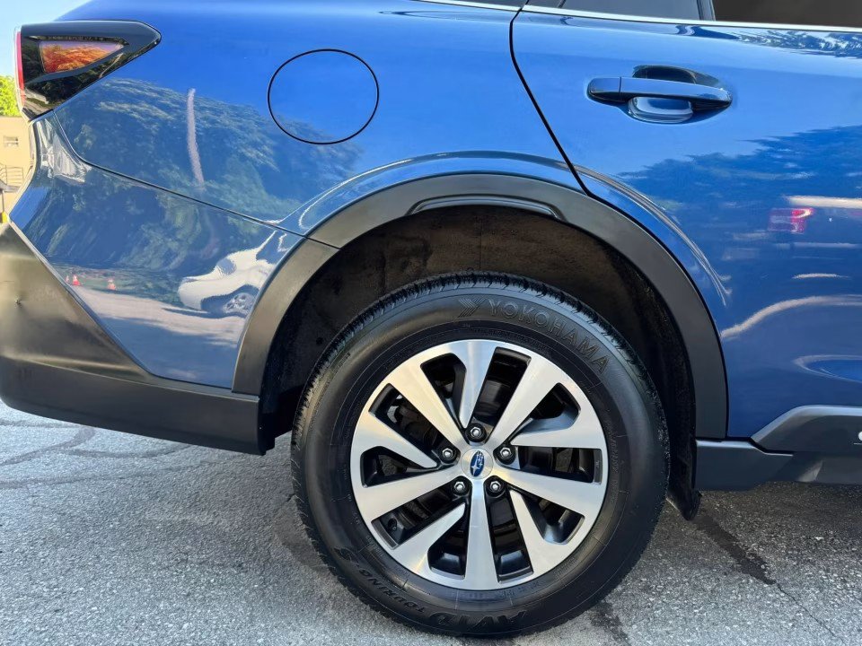 Used 2021 Subaru Outback Premium AWD/4WD image 11
