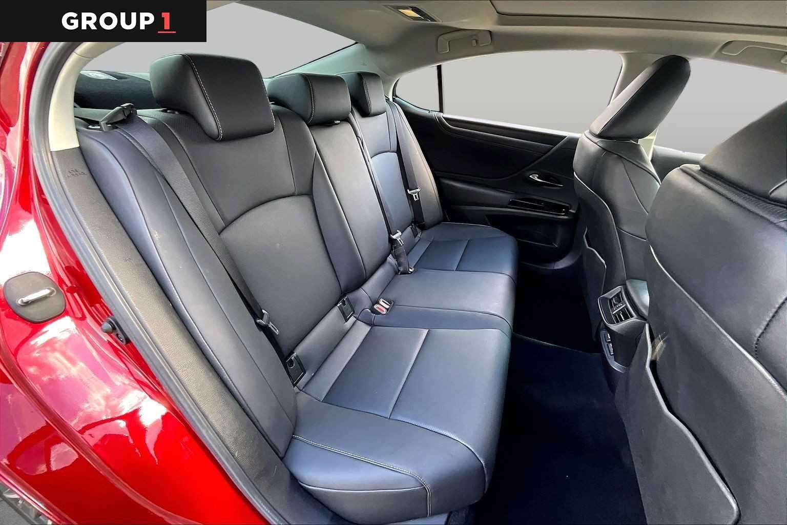 Used 2025 Lexus ES 350 w/ Premium Package FWD image 17