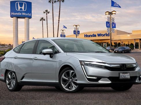 Used 2018 Honda Clarity Touring image 2
