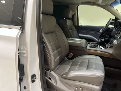 Certified 2019 GMC Yukon Denali w/ Open Road Package AWD/4WD image 27