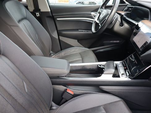 Used 2020 Audi e-tron Premium Plus image 13