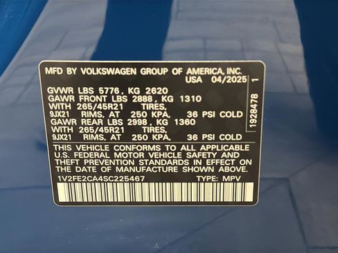 Used 2025 Volkswagen Atlas Cross Sport SEL Premium R-Line AWD/4WD image 32
