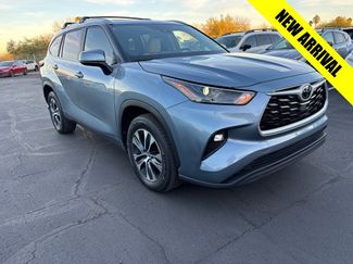 Used 2023 Toyota Highlander XLE video 1