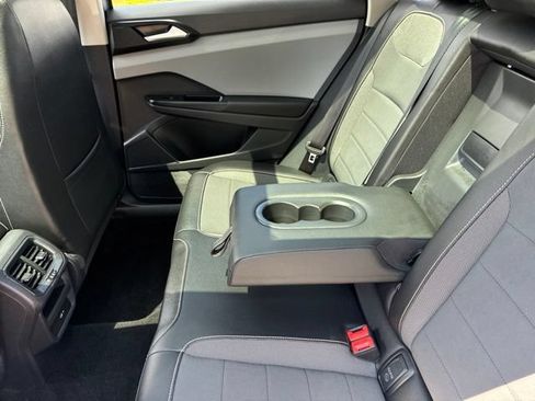 Used 2023 Volkswagen Taos SE w/ Panoramic Sunroof Package AWD/4WD image 15