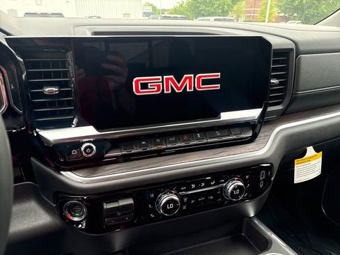 New 2026 GMC Sierra 1500 SLT AWD/4WD image 21