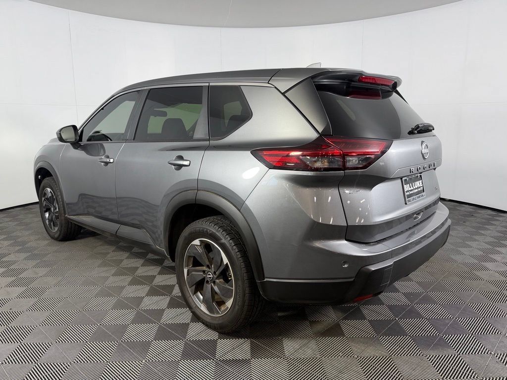 Used 2025 Nissan Rogue SV AWD/4WD image 4