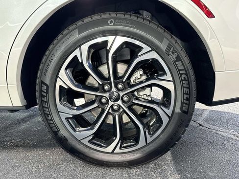 New 2026 Lincoln Nautilus Reserve image 19