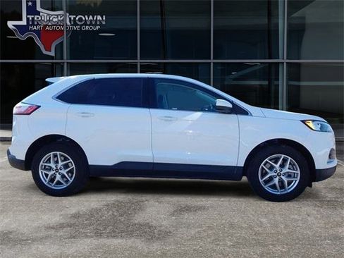 Used 2023 Ford Edge SEL image 2