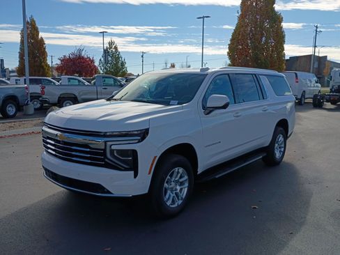 New 2026 Chevrolet Suburban LT w/ Comfort Package image 15