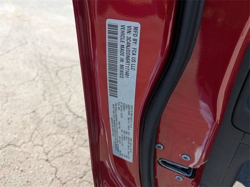 Used 2024 Jeep Compass Trailhawk image 31