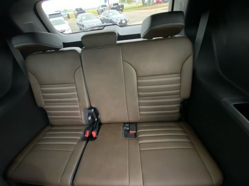 New 2026 GMC Acadia Denali Ultimate w/ LPO, Floor Liner Package AWD/4WD image 25