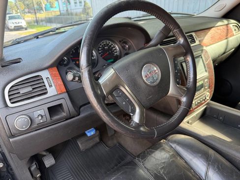 Used 2007 GMC Yukon SLT w/ SLT Preferred Equipment Group image 5