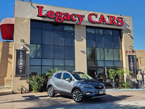 Used 2019 Buick Encore Essence image 2