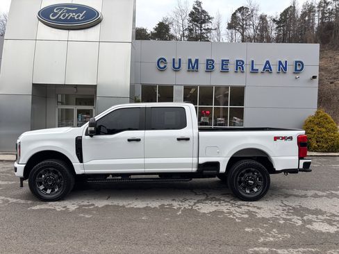 Used 2024 Ford F250 XL w/ STX Appearance Package image 2