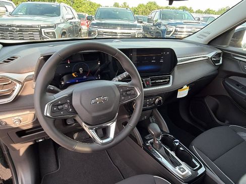 New 2026 Chevrolet TrailBlazer LT w/ Midnight Edition FWD image 19
