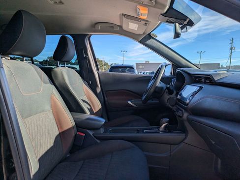 Used 2022 Nissan Kicks SR w/ Interior Electronics Package image 31