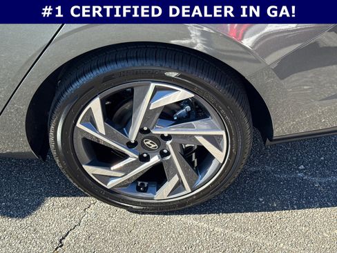 Certified 2025 Hyundai Elantra Limited image 19