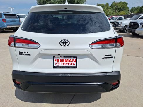 Used 2024 Toyota Corolla Cross AWD Hybrid image 5