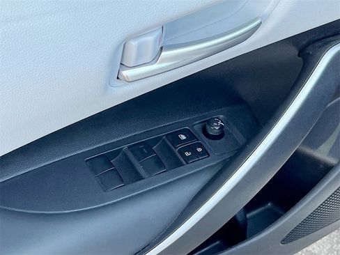 Used 2024 Toyota Corolla SE image 18