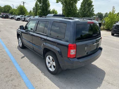Used 2014 Jeep Patriot Latitude w/ Sun/Sound Group FWD image 13